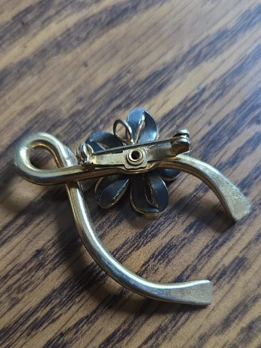 Vintage Gold-Tone Wishbone Flower Brooch Pendant with Pink Center